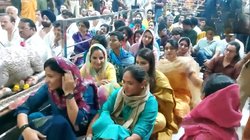 Women’s World Cup: इंग्लैंड के खिलाफ विश्व कप मैच से पहले महाकाल के दरबार में टीम इंडिया, खिलाड़ियों ने की भगवान शिव की पूजा-अर्चना; देखें VIDEO