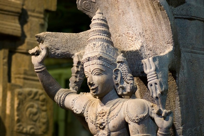 Avoid These Home Idol Mistakes to Maintain Peace