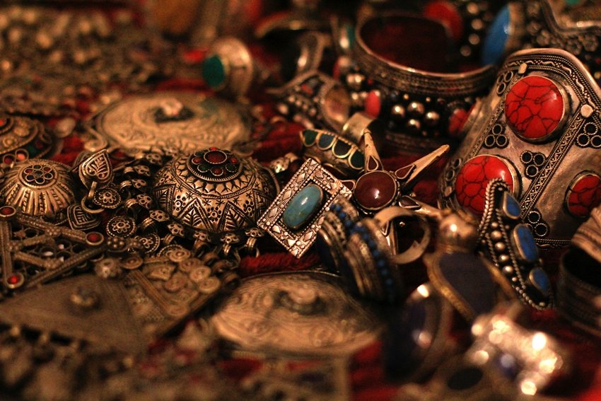 Bhai Dooj 2025 Gift Guide Make Your Sister Feel Special with These Trendy Gifts