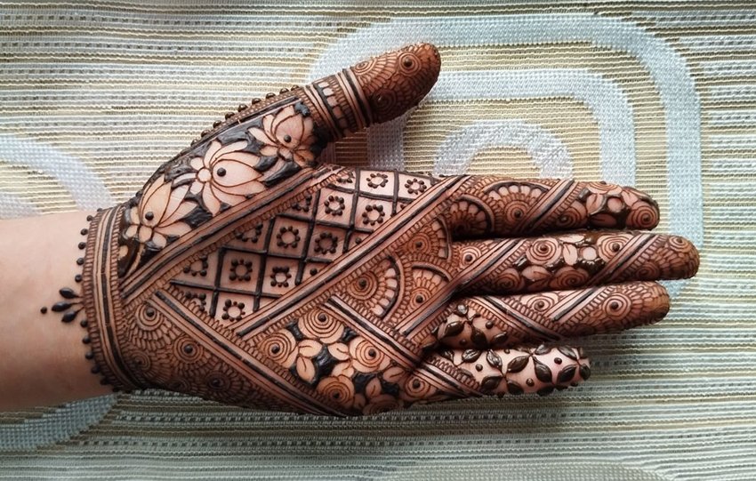 Celebrate Dhanteras, Diwali, and Bhai Dooj 2025 with Simple and Beautiful Easy Mehndi Designs