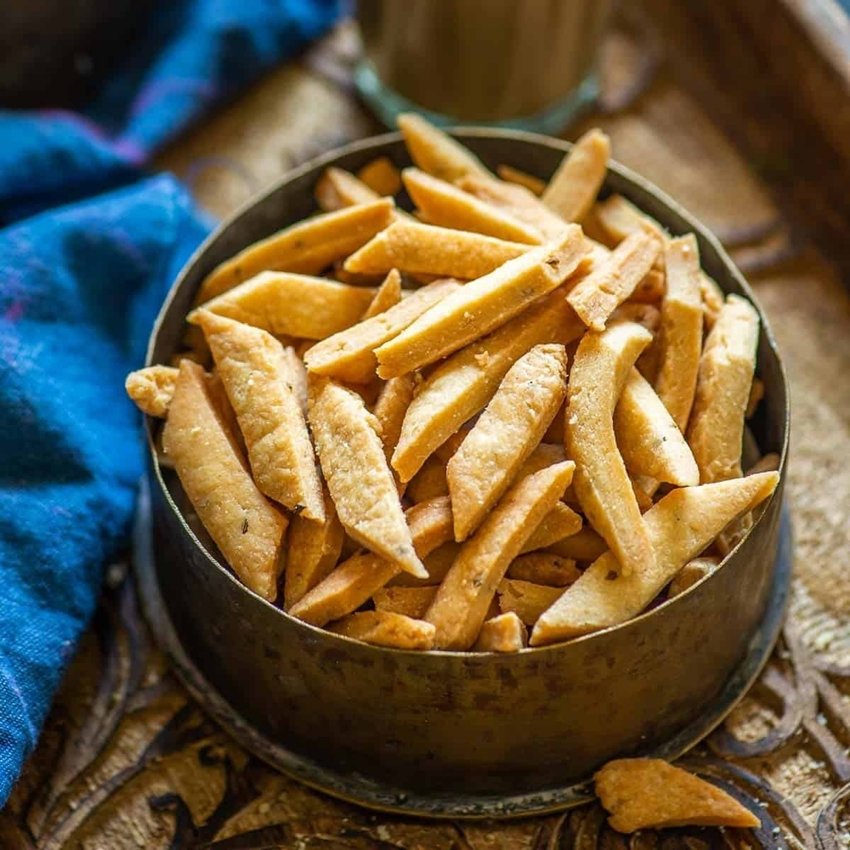Celebrate the Festival of Lights with These Irresistible Diwali Snacks