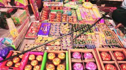Blog: क्या वास्तव में उत्सव मनाने के लिए खतरनाक पटाखों की जरूरत है? खुशी के नाम पर हम हवा में क्यों मिला रहे हैं जहर?