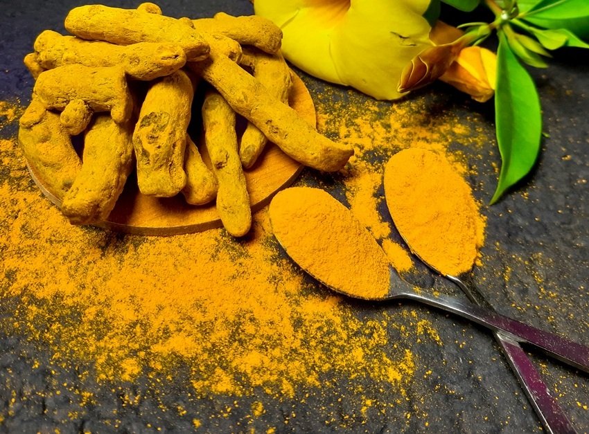 Cure Fungal Nail Infections at Home with This Simple Oil Treatment