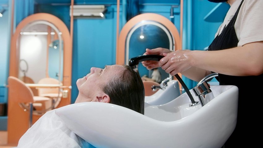 Daily or Weekly Hair Wash Experts Reveal How Often You Should Shampoo