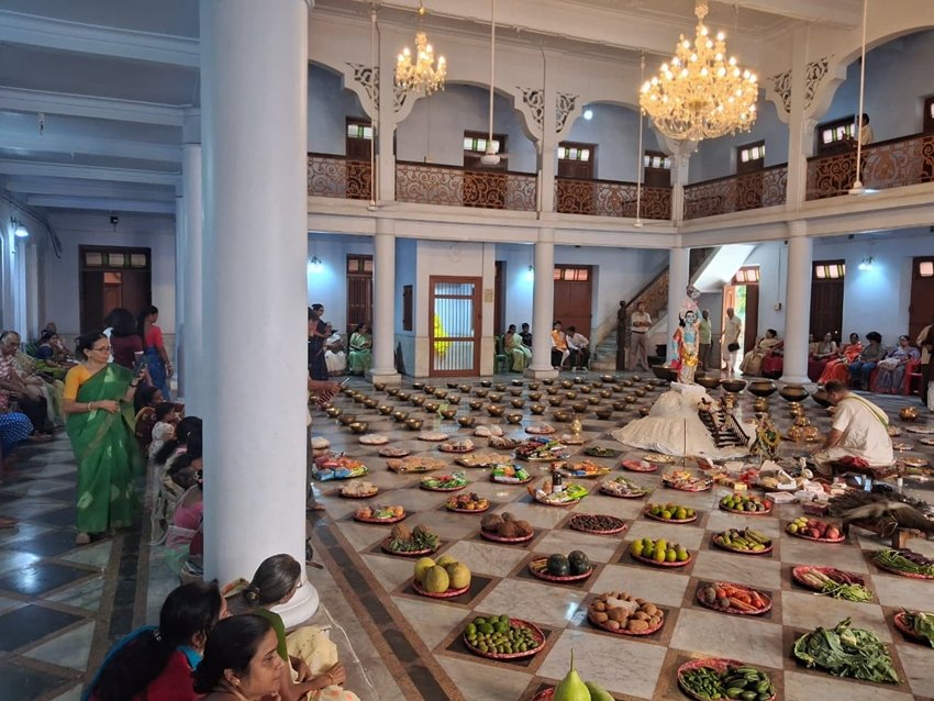 Devotees Celebrate Annakut Festival at Naba Brindaban Temple in North Kolkata Offer Hundreds of Dishes to Lord Krishna