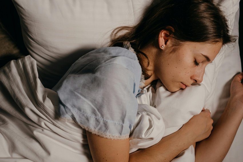 Do You Really Need a Pillow The Truth About Your Sleeping Posture