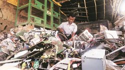 संपादकीय: धनी देशों का गंदा सच, गरीब देशों को बना रहे हैं ई-कचरे का स्टोर हाउस, क्लीन दिखने की होड़ में गंदगी का निर्यात