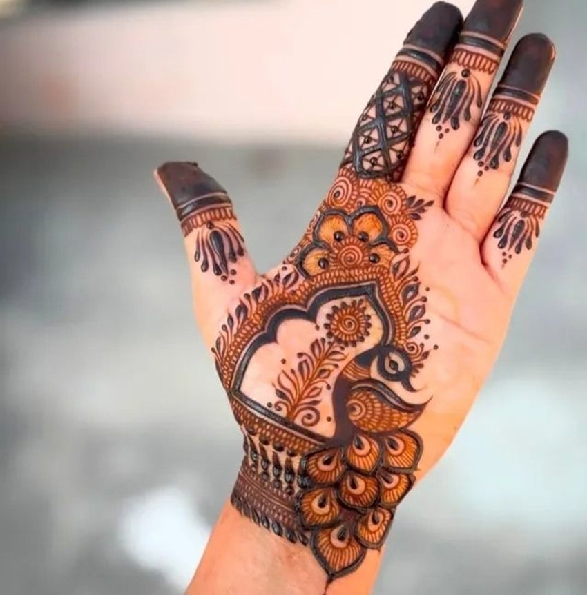 Easy Mehndi Designs 2025 Perfect Ideas for Dhanteras, Diwali, Govardhan Puja, and Bhai Dooj