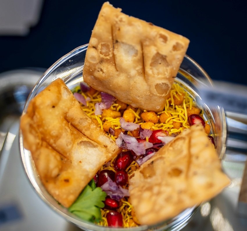 Easy and Crunchy Diwali Snacks to Make Your Guests Smile