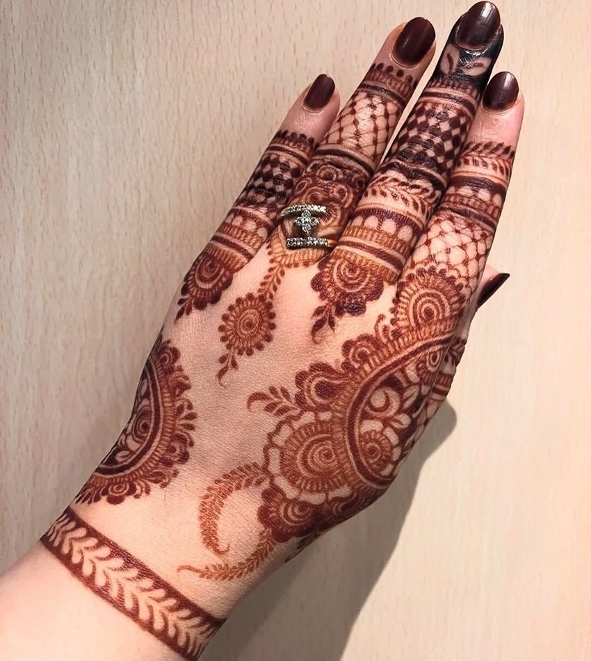 Fast mehndi designs for busy women
