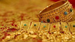 Gold Price cut: करवाचौथ से पहले सस्ता हुआ सोना, चांदी की कीमतों में गिरावट, खरीदने से पहले जानें गोल्ड का लेटेस्ट रेट