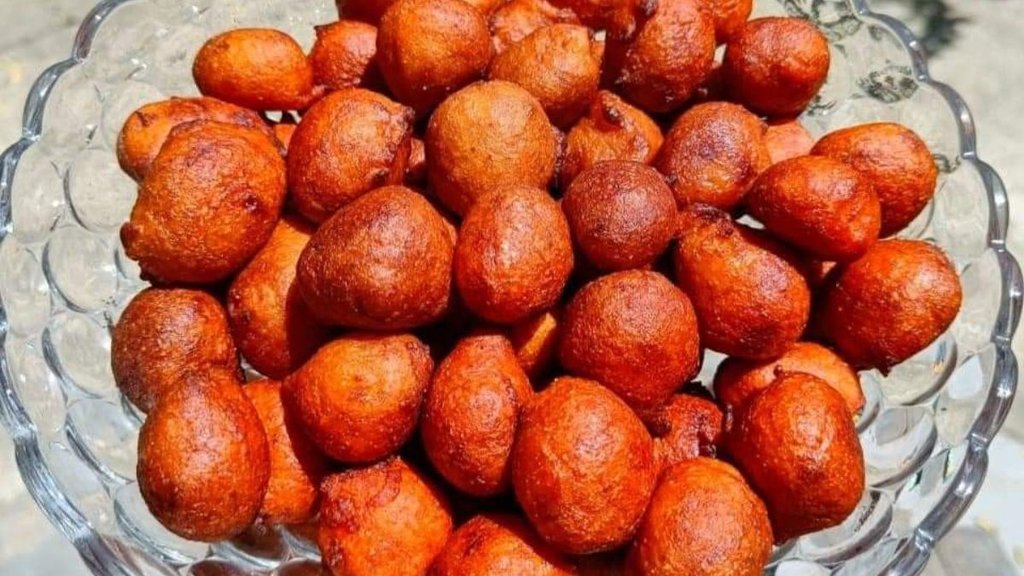 gulgule Pue recipe in Hindi | sweet dumplings | Karva Chauth puja 2025 sweet dish