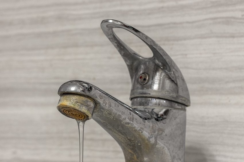 Hard Water Stains on Faucets Try These 7 Easy Natural Solutions