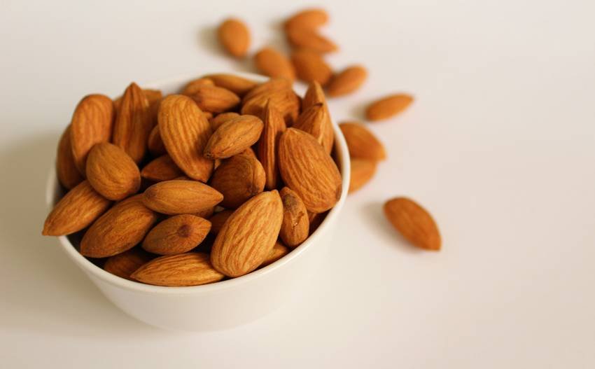 Difference between pahadi and California almonds