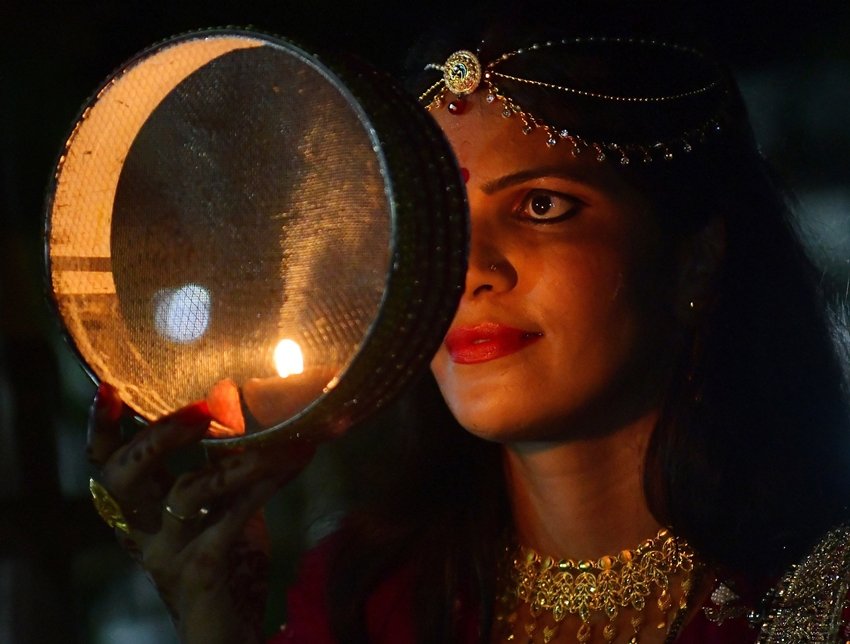 How to perform Karwa Chauth pooja alone at home