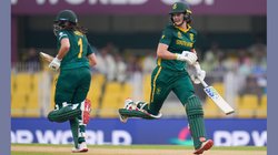 Women’s World Cup 2025: साउथ अफ्रीका ने आखिरी 10 ओवर में ठोके 117 रन, महिला विश्व कप सेमीफाइनल का बना डाला सबसे बड़ा स्कोर