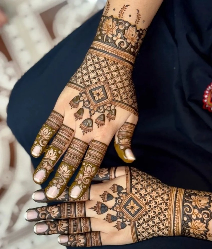 Indo-Western and Full-Hand Mehndi Patterns Every Woman Will Love