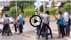 Jaipur News, Man slapped girls, girls beat man, fight between girls and boys