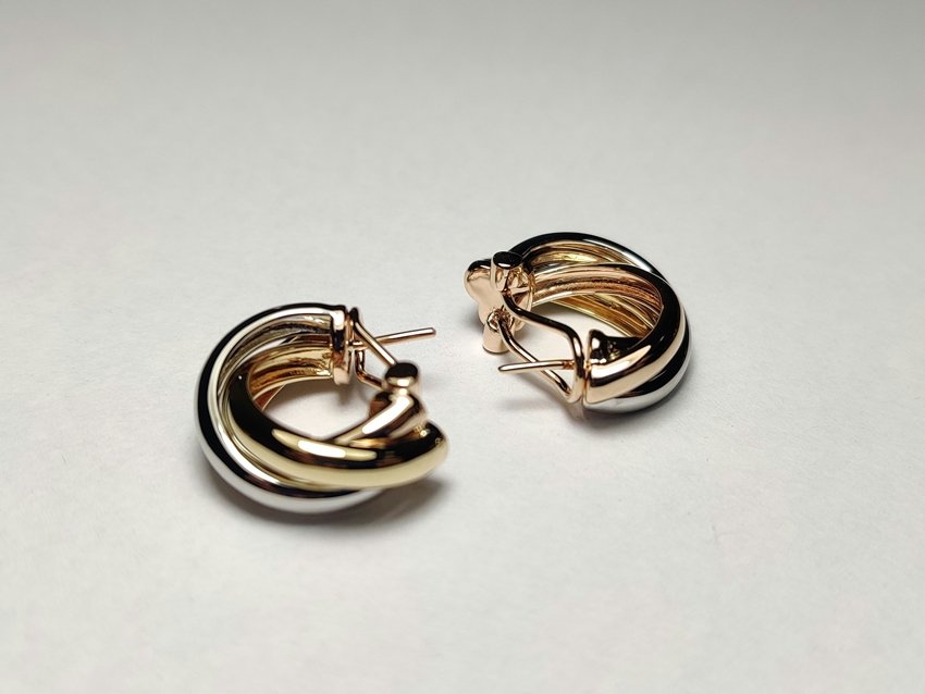 Karwa Chauth Gift Ideas Surprise Your Wife with Beautiful Earrings This Festival