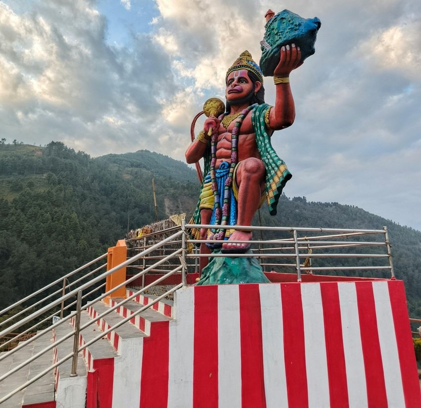 Legendary Mountain Hanuman Ji Carried to Lanka for Sanjeevani Booti