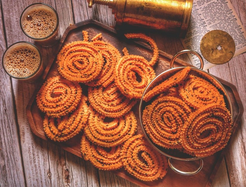 Light Up Your Diwali with These 7 Crispy and Flavorful Treats
