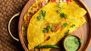 Moong Dal Chilla | Moong Dal Ka Chilla | Moong dal cheela recipe in Hindi