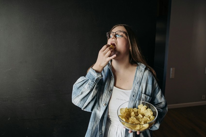 Nighttime Munching A Silent Reason Behind Weight Gain and Poor Sleep