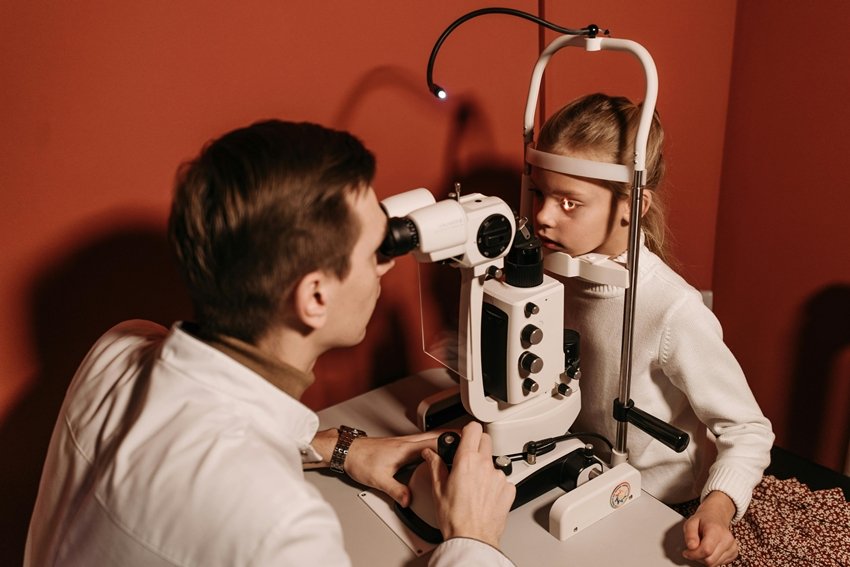 Ophthalmologist