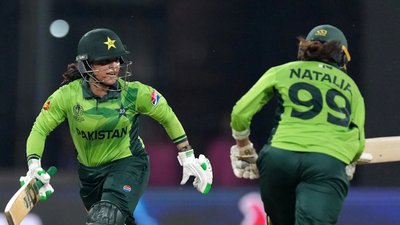 भारत से हार के बाद पाकिस्तानी ओपनर पर ICC की गाज, महंगा पड़ा पिच पर बैट पटकना