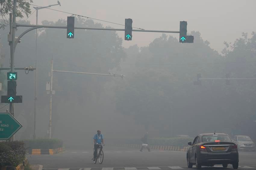 smog and haze in Delhi