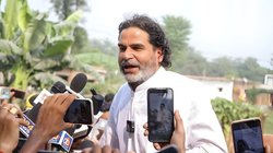 बुरे फंसे प्रशांत किशोर! 2 राज्यों की वोटर लिस्ट में नाम होने के चलते चुनाव आयोग ने भेजा नोटिस, देना होगा जवाब