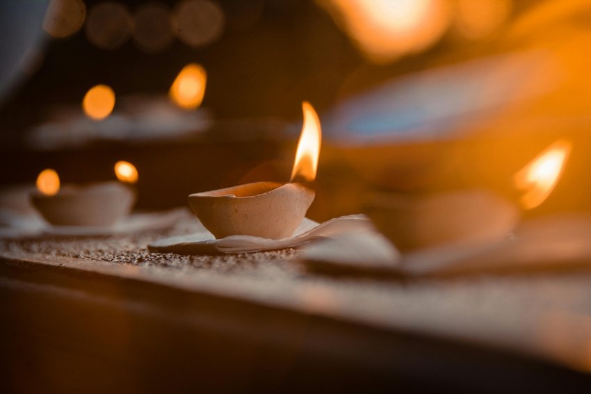 Prosperity or Protection Choose the Right Diya for Diwali 2025