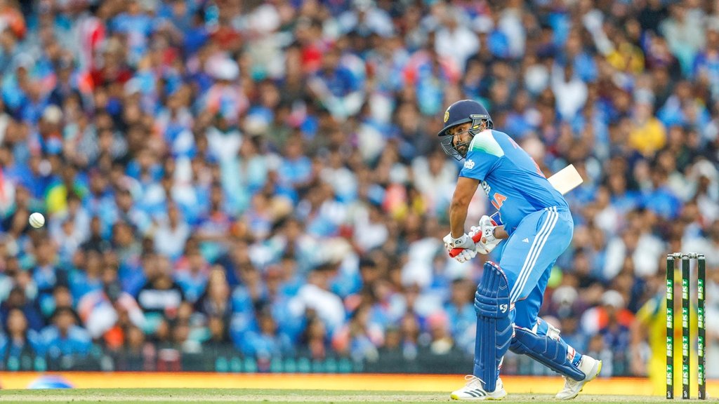 IND vs AUS Rohit Sharma completes 2500 ODI runs vs Australia just behind sachin tendulkar ahead of virat kohli IND vs AUS Rohit Sharma completes 2500 ODI runs vs Australia just behind sachin tendulkar ahead of virat kohli