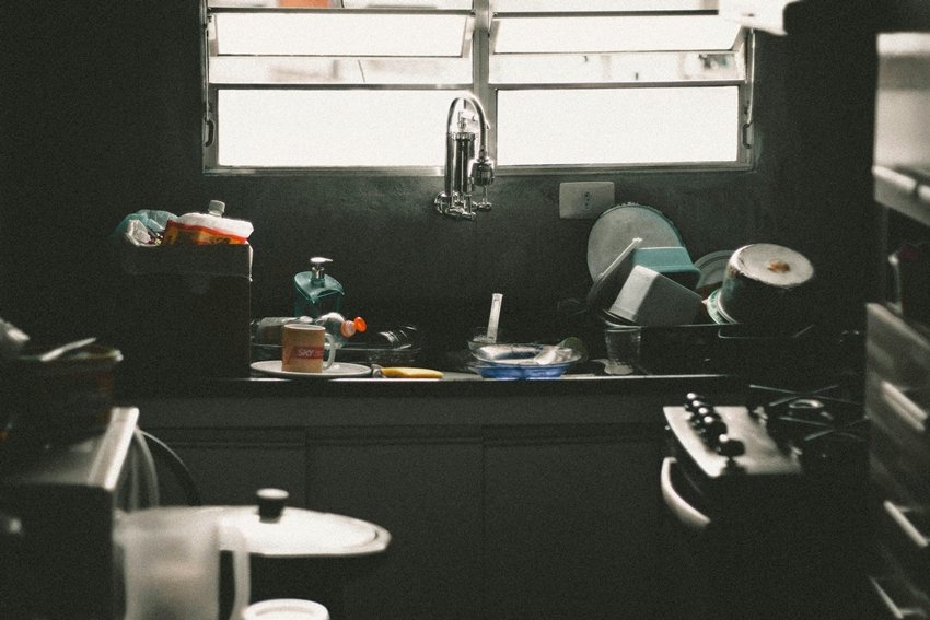 Say Goodbye to Stains and Odor Simple Hack to Clean Kitchen Sink