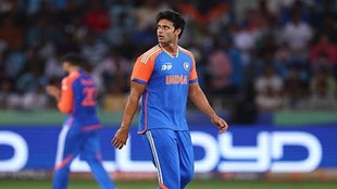 Shivam Dube, Abhishek Sharma, Ind vs Aus, Aus vs Ind, India vs Australia, Australia vs India, Team India, Indian cricket team, Sanju Samson, Suryakumar Yadav, Shubman Gill, संजू सैमसन, Tilak Verma, Ind vs Aus 2nd T20I, Duck, Kuldeep Yadav, Jasprit Bumrah, Varun Chakaravarthy, Harshit Rana