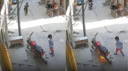 सुना था कि बच्चे तो मासूम होते हैं… लड़के ने माचिस लगाकर जला दी घर के बाहर खड़ी बाइक और फिर जो किया, Viral Video देख यूजर्स चौंके