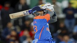 IND vs AUS: सूर्यकुमार यादव ने 39 रन की पारी खेलकर तोड़ा शिखर धवन का यह रिकॉर्ड, इस खास लिस्ट में तीसरे नंबर पर आए