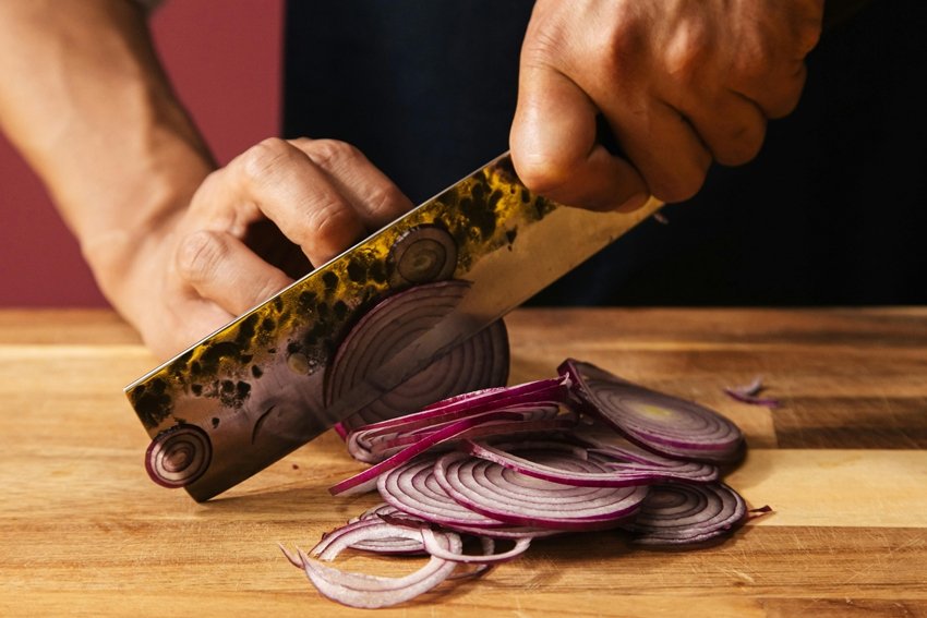 The Real Reason Why Your Eyes Burn While Cutting Onions