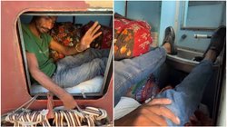 ट्रेन में नहीं मिली सीट तो बाथरूम को ही बना डाला बेडरूम, वीडियो देखने के बाद लोग बोले- यह इंडिया में ही पॉसिबल है
