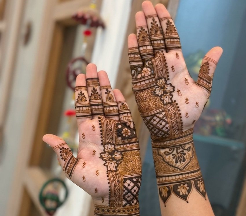 Trending simple mehndi designs for Indian women