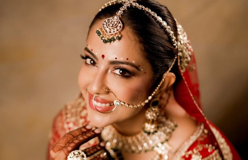 avika engaged