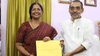 उपेंद्र कुशवाहा ने अपनी पत्नी को दिया इलेक्शन सिंबल, वायरल हो रही है ये तस्वीर