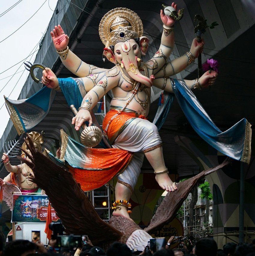 Vastu Shastra Secrets Which Idols Bring Prosperity and Which Cause Problems