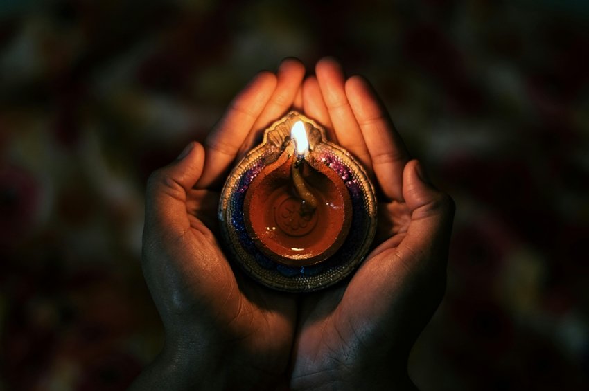 Vastu Tips for Diwali Which Direction Should You Light the Diya