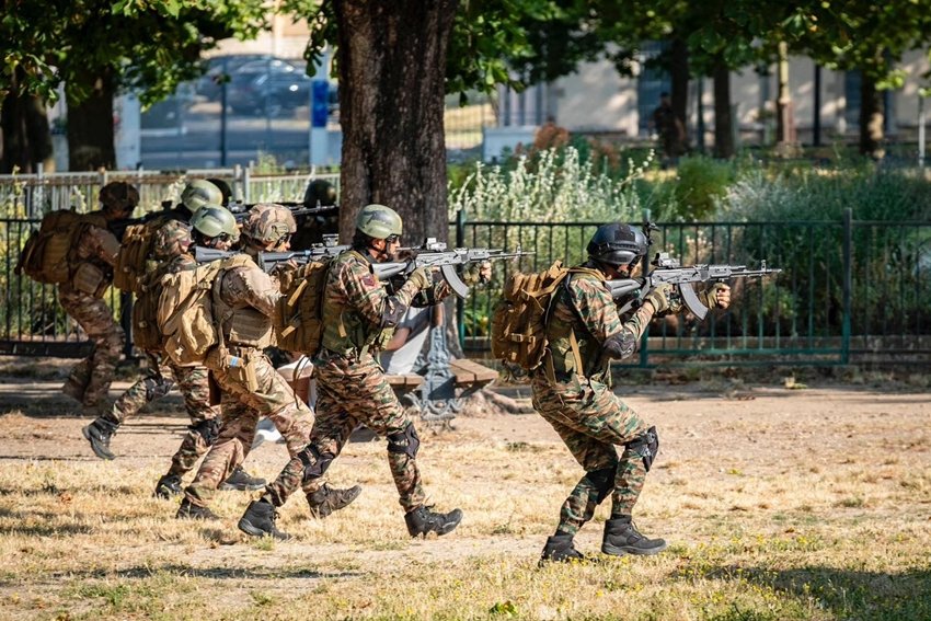 Why Clapping Is Not Allowed in the Indian Army When in Uniform