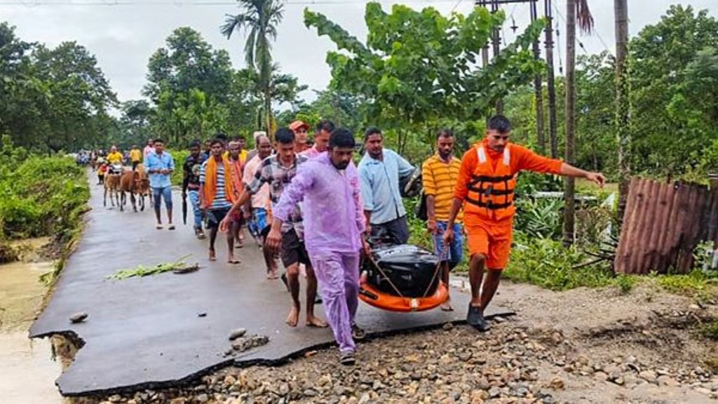 darjeeling rain| darjeeling rescue| rainfall