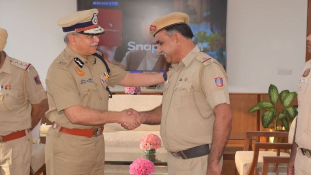 Delhi Police Commissioner Satish Golcha, Delhi ASI prevents burglary awarded,