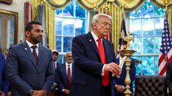 डोनाल्ड ट्रंप ने व्हाइट हाउस में मनाई दिवाली, पीएम नरेंद्र मोदी को बताया ‘अच्छा दोस्त’