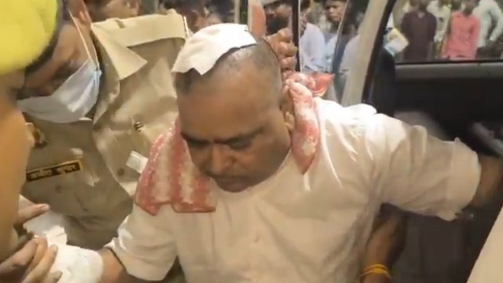 gayatri Prajapati, gayatri prahapati news, gayatri prajapti attacked