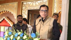 Bihar Elections 2025: बिहार विधानसभा चुनाव से पहले जेडीयू को झटका, 951 वोटों से जीतने वाले विधायक ने थामा आरजेडी का दामन